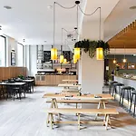 Hotel Planb - Living 3*